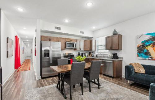 Spacious 10BR NOLA Home, Perfect for Groups, King bed - Foto 38