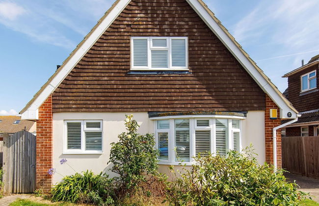 Coastal Retreat for 6 Close to Beaches - Photo 5