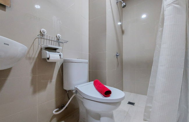 Fancy And Comfy Studio At B Residence Apartment - Photo 6