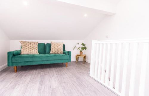 Hebden Bridge Haven - Stylish, Cosy, Canal Side, Pet Friendly - Photo 21