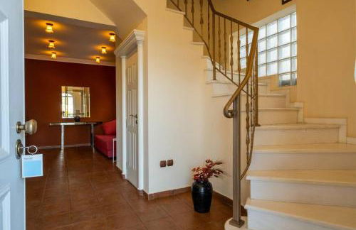 Phoceus Poolfront Grande Villa - Foto 13