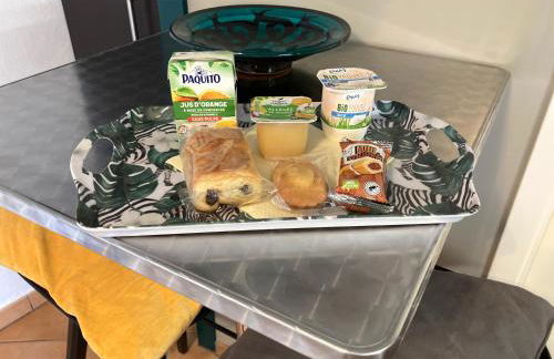 AUX 4 LOGIS - Studio Le City - Petit déjeuner offert 1ère nuit - Foto 5