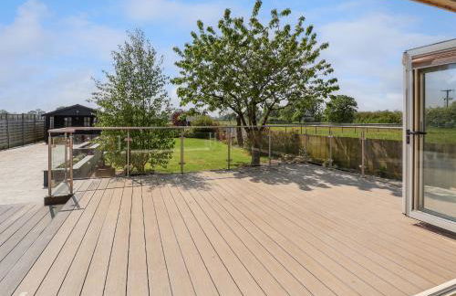 Dolly's House - Photo 8