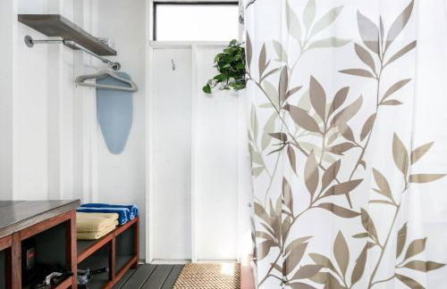 THE PHOENIX HOUSE - EPIC Tiny Home Gem on Volcanic Lava Field! - Foto 16