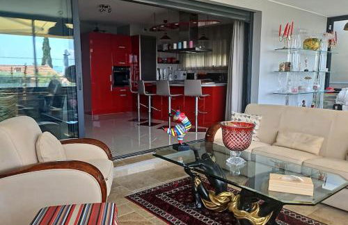 Petit Paradis à Bandol t4 piscine clim Parking Fibre Coffre-fort - Foto 5