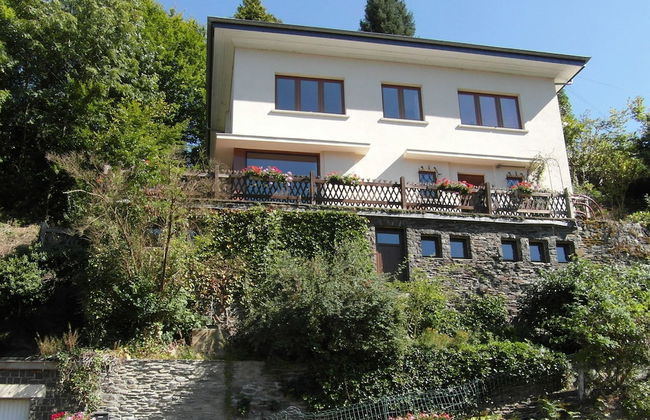 Holiday Home in La Roche-en-ardenne - Photo 1