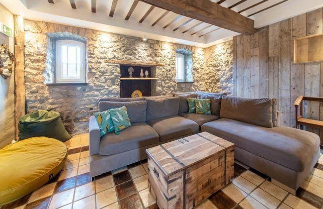 Vacation Home With BBQ Near Hotton - Photo 18