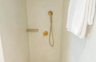 Elea Luxury Apartments - Photo 3