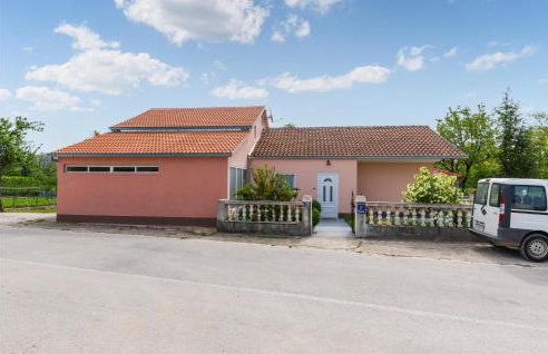 Three-Bedroom Holiday Home In Neoric - Photo 17