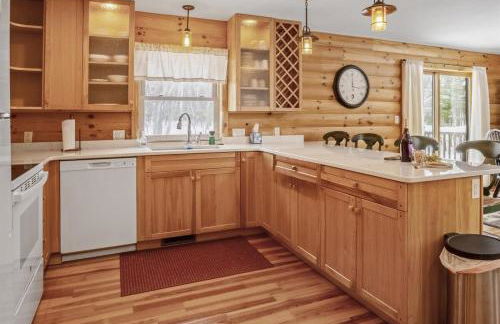 Sleepy Moose - New! Log Cabin in Sister Bay, Dogs and Near Beach - Foto 2