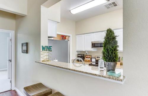 Pool and Lake Access Lovely Monkey Island Getaway - Foto 8