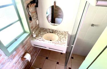 Casa rústica e charmosa em condomínio - Lagoinha - Foto 26