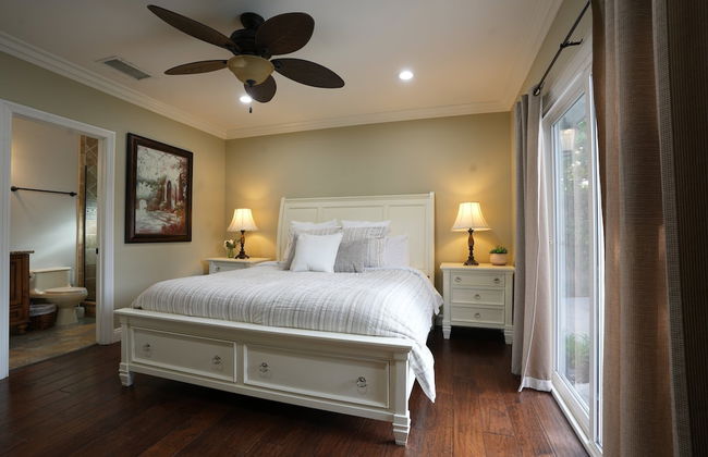 Highly Upgraded, 5 Bed, 4.5 ba, New Pool W/jacuzzi, 1/2 Mile Walk to Disney - Foto 11