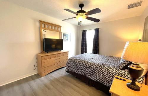 Spacious Villa South Facing Pool 20 min to Disney - Foto 2