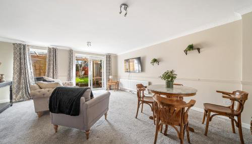 3BR Home with Hot Tub and Garden - Foto 2