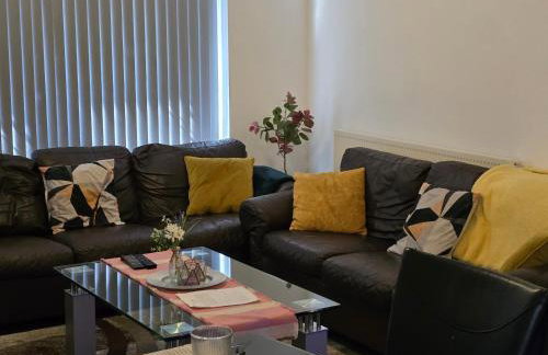 Lovely 3 Bed Ground Floor Apartment Near QE Hospital Harborne Birmingham New - Photo 15