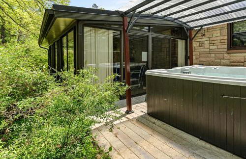 Dog-Friendly Nature Escape with Hot Tub and Fire Pit - Foto 26