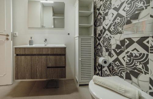 Gaia Terrace With Elevator by Vacationy - Foto 36