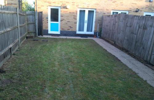 Cosy 1-bed Studio in Northolt - Foto 24