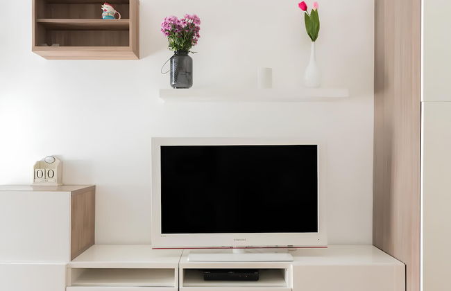 Charming Milanese Apartments - Photo 28