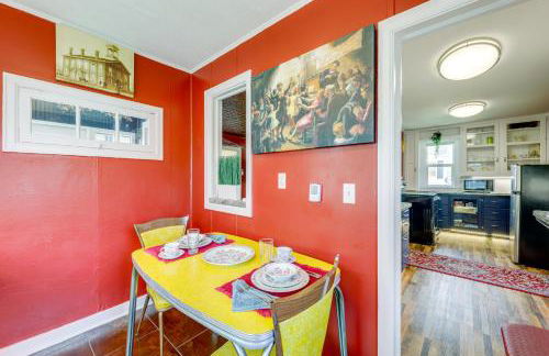 Homey Cottage with Sunroom and Smart TV! - Foto 15