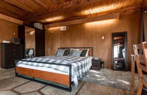 SunHouse 1410sqft BBQ 3xTVs Pets W/D Backyard - Photo 4