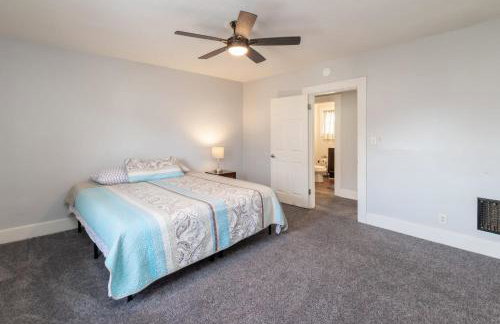 5 Bedroom 3200 Sq Ft House for Downtown Travelers - Photo 41