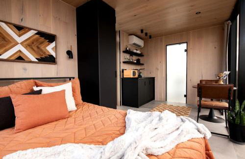 Stunning Mirrored Glass Cabin with Hot Tub & Sauna near Lookout Mountain, Dade County, GA - Foto 2