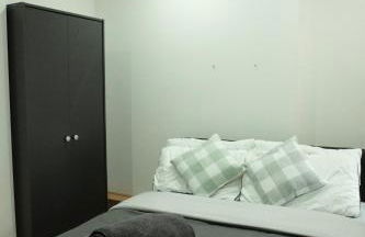 Amanah Properties - Stylish Retreat for Friends & Families Zone 1 Sleeps 5 - Foto 19