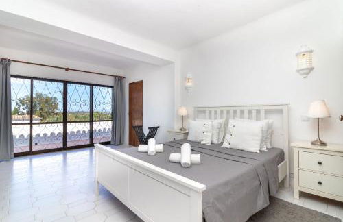 4 Bed Villa, Pool & Tennis Court in Carvoeiro - Foto 14