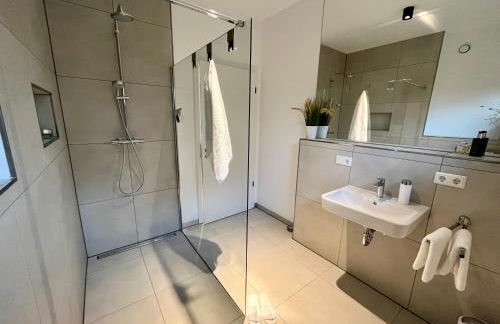 Luxus-Ferienhaus mit Saunen und großem Garten - Foto 10