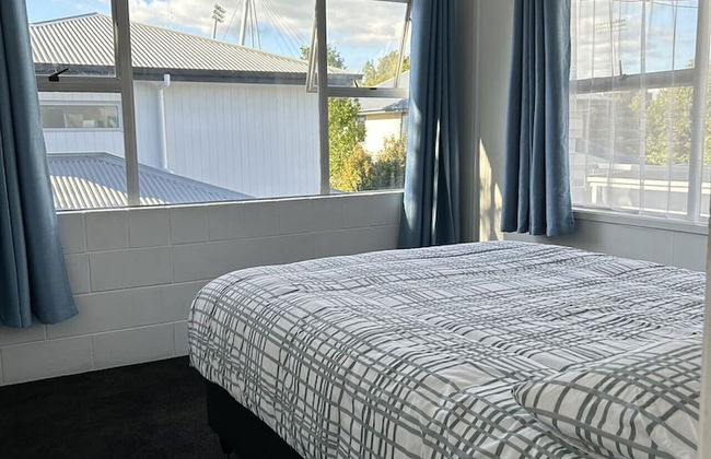 Avon Apartments - Photo 8