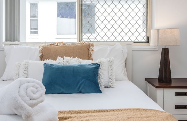 Marine Mirage - 2 Bedroom Apartment with Beachfront Vibes - Photo 6