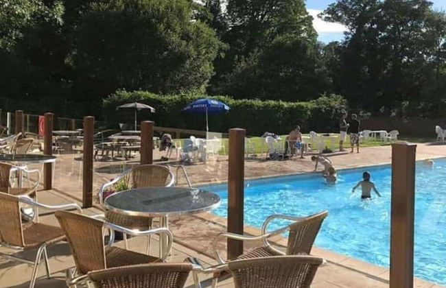 Upper Lake Chalet , Dog and Pet Friendly - Photo 6