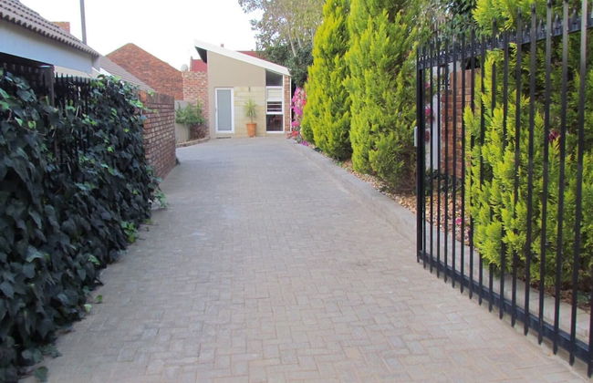 Ideal for Travelers &consultants - Photo 16