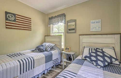 Steps to Lake Cheerful Camdenton Cottage! - Photo 13