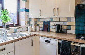 Spacious 1 bed flat-FREE Parking - Foto 10
