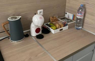 Chez Julie petit appartement une chambre rez jardin maison - Foto 8