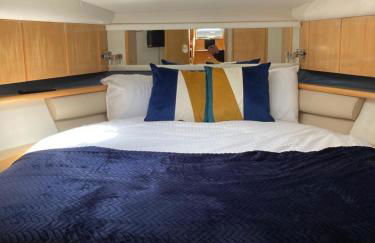 Entire Boat at St Katherine Docks 2 Available select using room options - Photo 26
