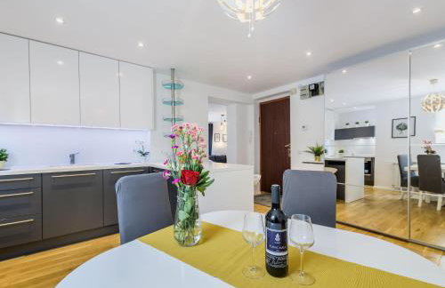 Superior Central Stay - Photo 18