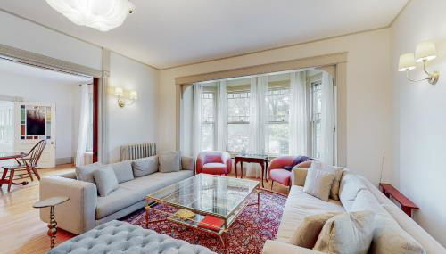 High Street Stunner - Photo 4