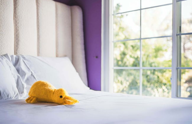 Spacious Retreat w Modern Decor and Private Yard - Photo 17