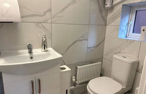 Stunning 4-Bedroom Home - Foto 6