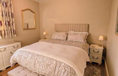 Luxury 2 Bed Cottage with Log Fire Hot Tub & Sauna - Foto 26