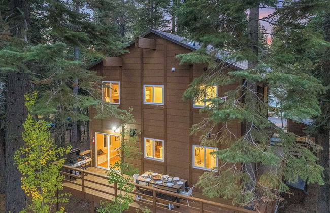 Homewood by Avantstay Amazing Family Cabin w/ Hot Tub & Sauna - Foto 1