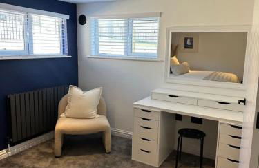 Charmandene - Luxury 5 Bed with Pool and Gated Parking - Foto 32