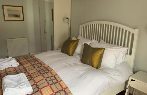 Wonderful Home and parking, pets allowed - Photo 14