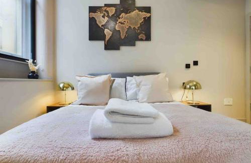 stylish 2bed condo city centre - Photo 24