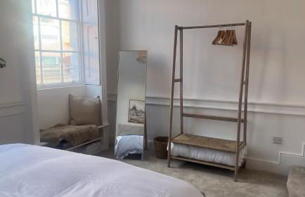 Spacious 2B Flat in Clement House - Photo 16