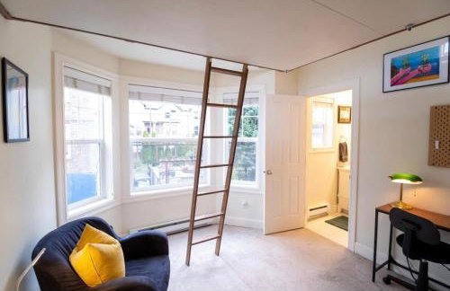 Adorable Cozy House with Parking and Loft! - Foto 25